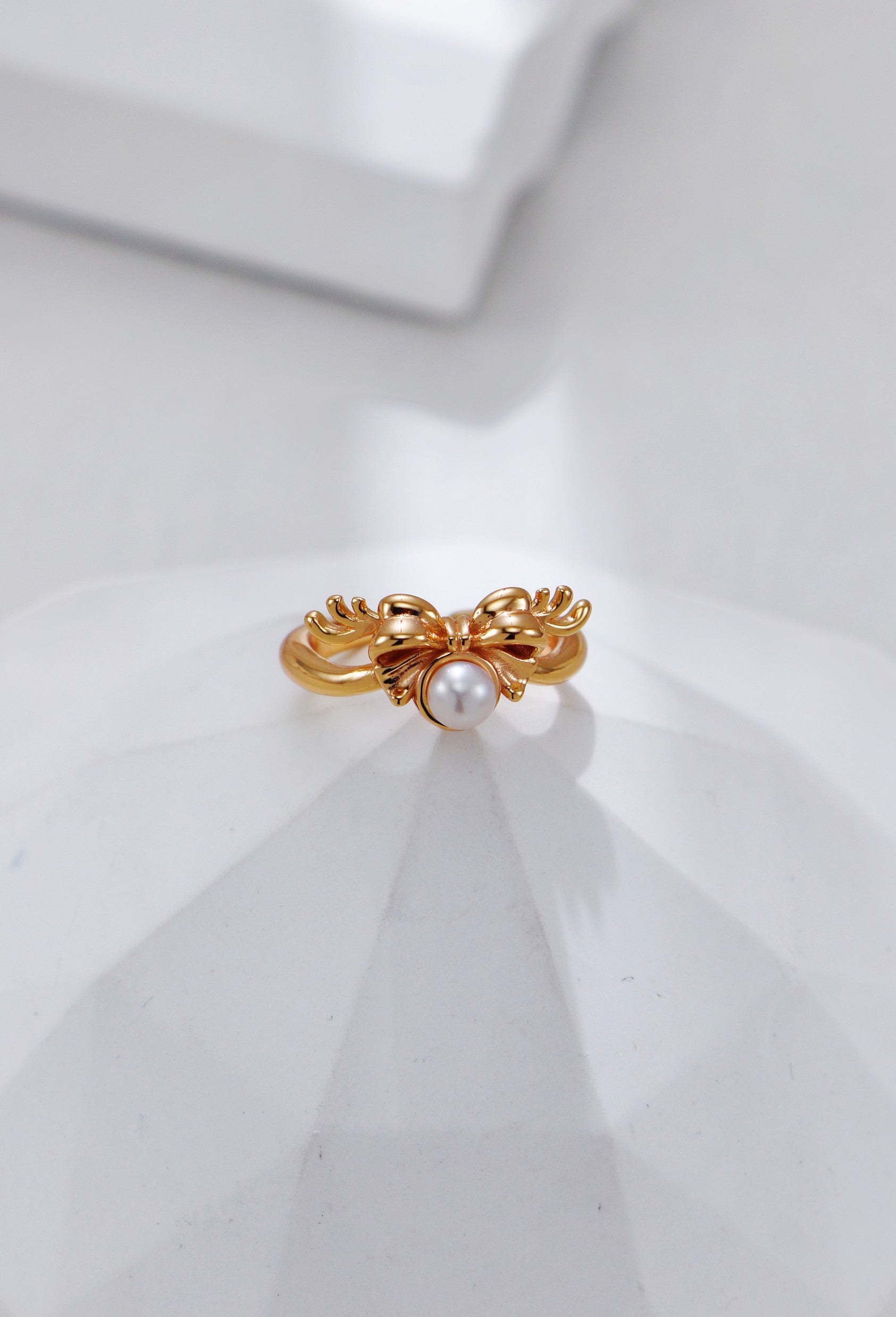 Christmas-themed Pearl Ring