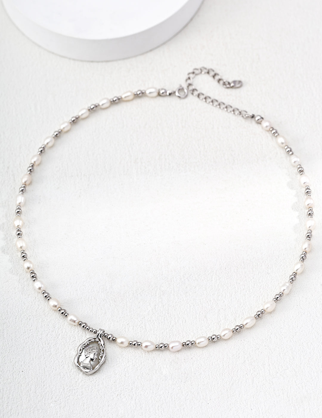 Vintage Queen Medallion Pearl Necklace